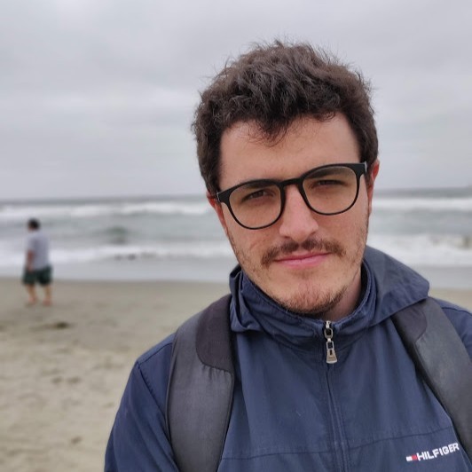 Mariano Bruzzone – Licenciado en Economía